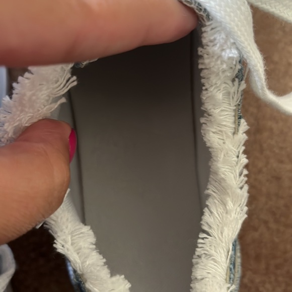 Faux Converse Womens Denim Flower Patch Sneakers - Picture 7 of 8